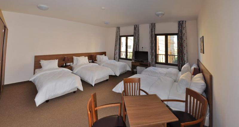 ג'ונייה Lagace Hotel מראה חיצוני תמונה